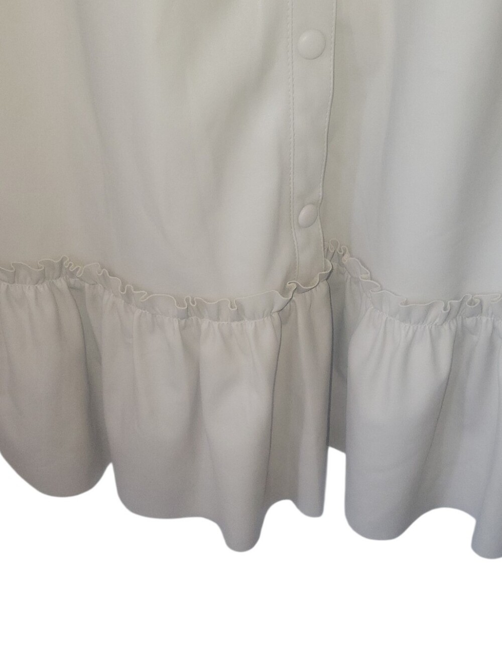 Fate Faux Leather Biege/Cream Puff Sleeve Button-Front Ruffled Hem NWT L - Picture 3 of 9